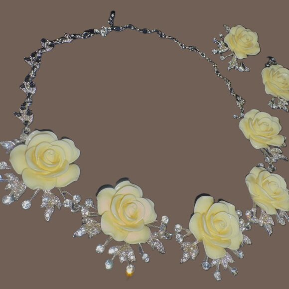 Beautiful Butter Rose Necklace and Matching Earrings Silver with Rhinestones - Picture 12 of 12